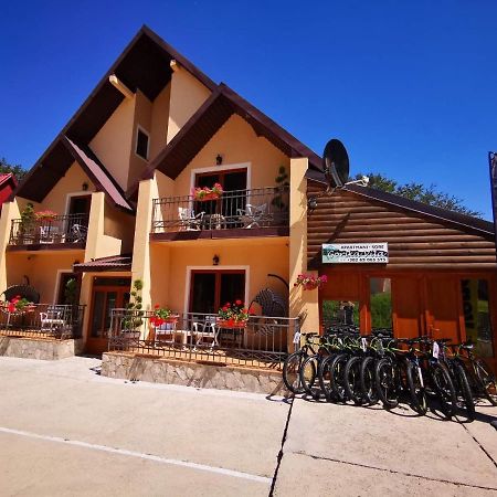 זבליאק Gorska Vila Apartments מראה חיצוני תמונה